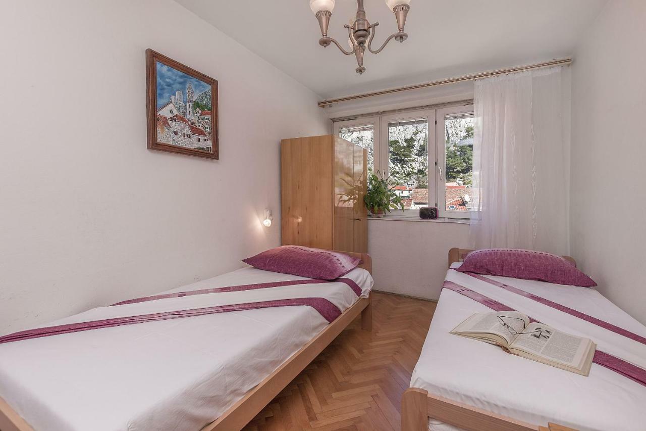 Apartment Nansy Omis Exterior photo